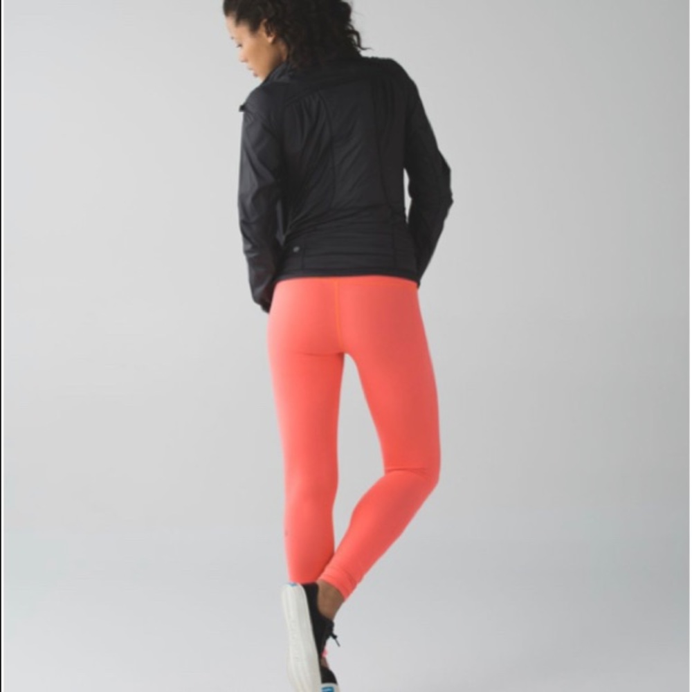 Size 8 Lululemon wunder under reversible pant